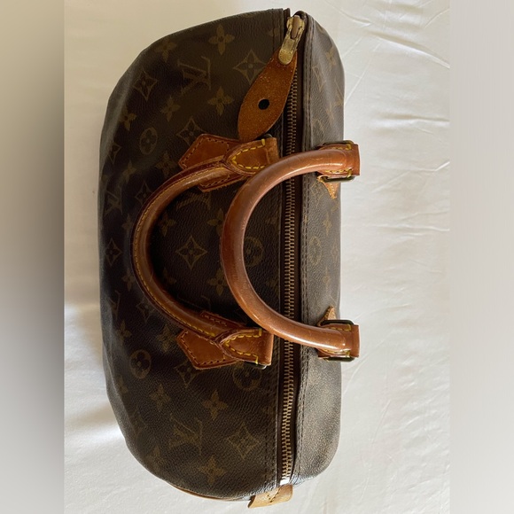 Preloved, Authentic LOUIS VUITTON Speedy 30 Monogram Canvas with COA - Picture 2 of 8